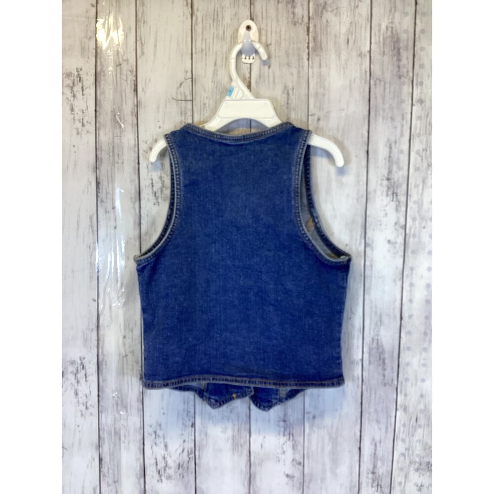 Abercrombie Kids denim vest in a blue wash with a button front Size- 11/12 - Picture 2 of 5